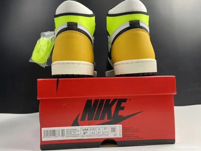 Rep HIGH OG RETRO 1 555088-118 AIR 'VOLT JORDAN GOLD' 0426